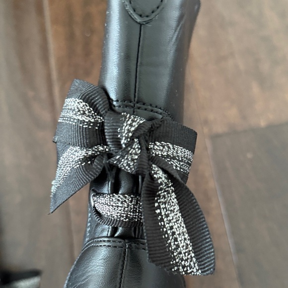 Super cute Toddler Girls Stylish Kids Black Boots with Bow Accent! Worn one time - Picture 7 of 8